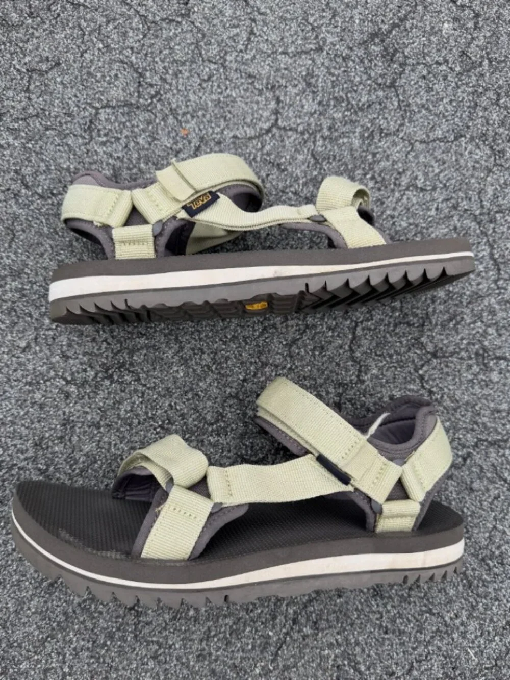 Teva Universal Trail Sandals Women’s Size 9 Brown Tan Rugged Vibram Outsoles